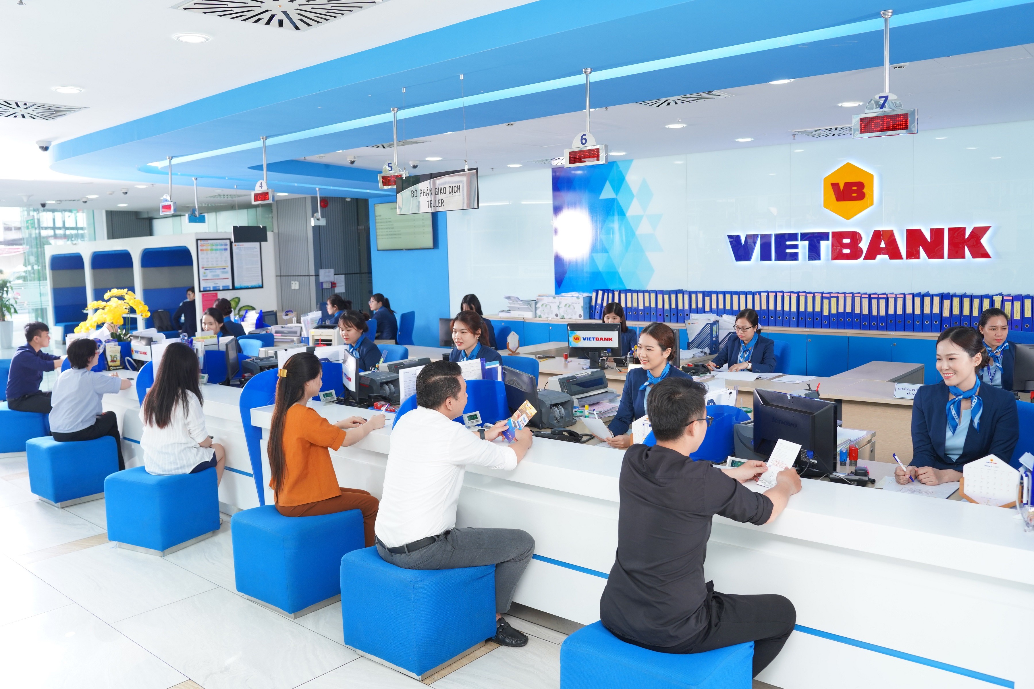 hinh-giao-dich-vietbank-1680152232.JPG