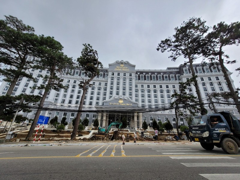 lam-dong-khach-san-merperle-dalat-hotel-xay-lo-gan-4500-m2-hinh-3-1697242836.jpg