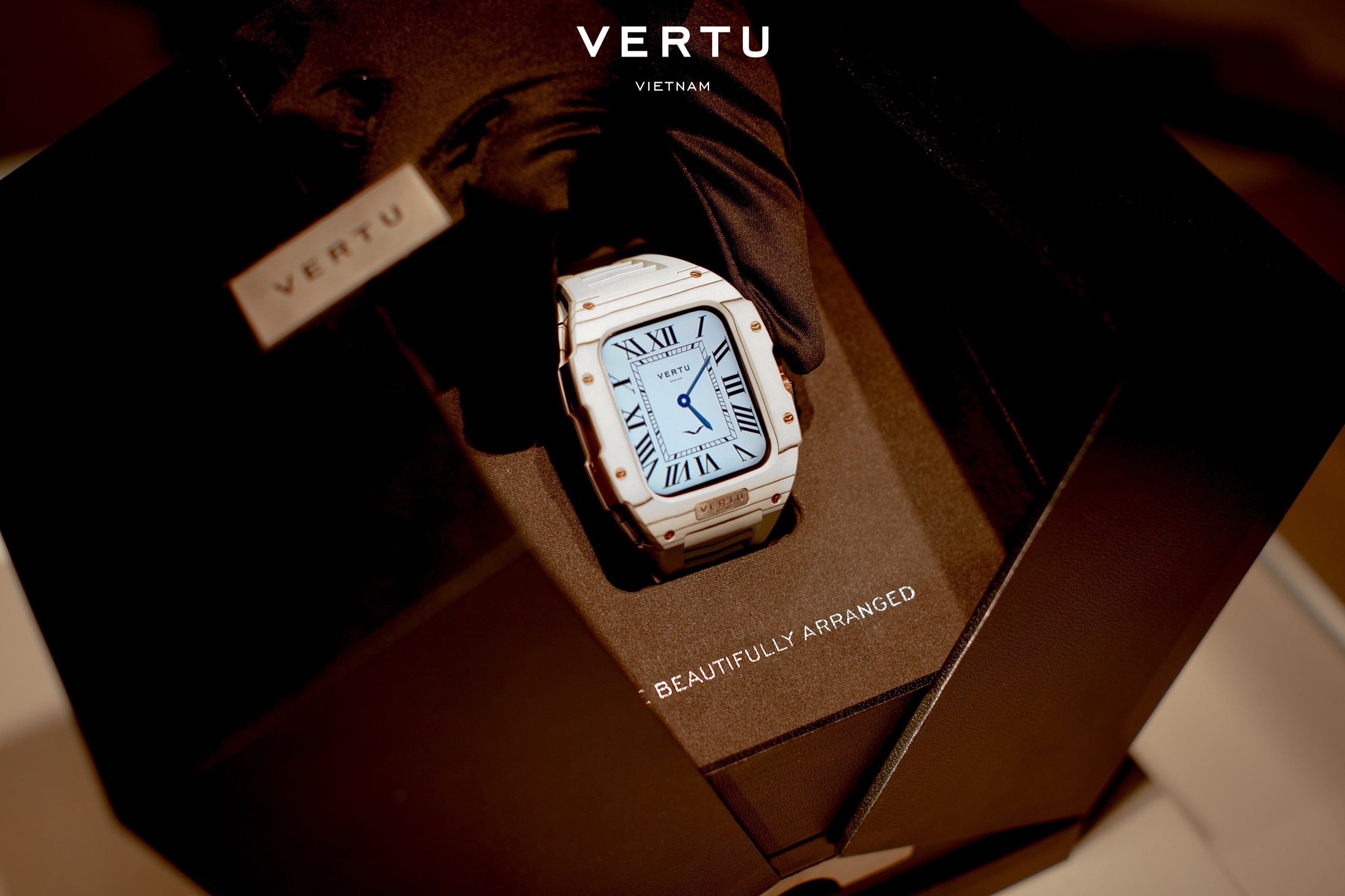vertu-watch-1-1711519485.jpg