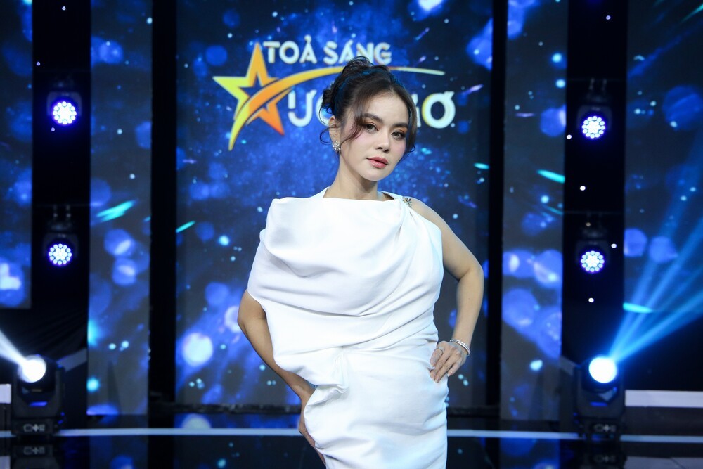 1723083612-gk-h-i-y-n-idol-1723097922.jpg