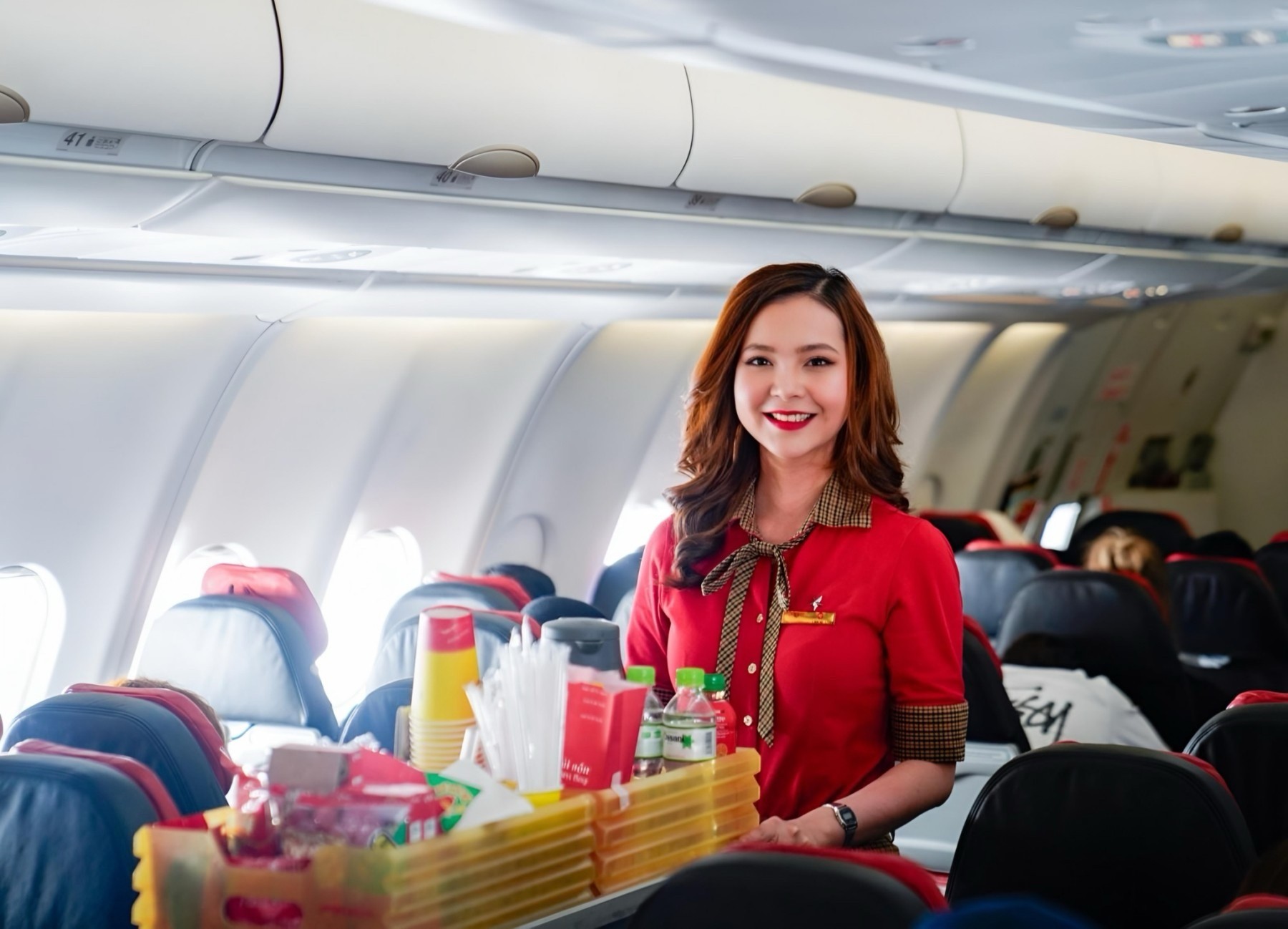 vietjet-cabin-crew-1723281589.jpg