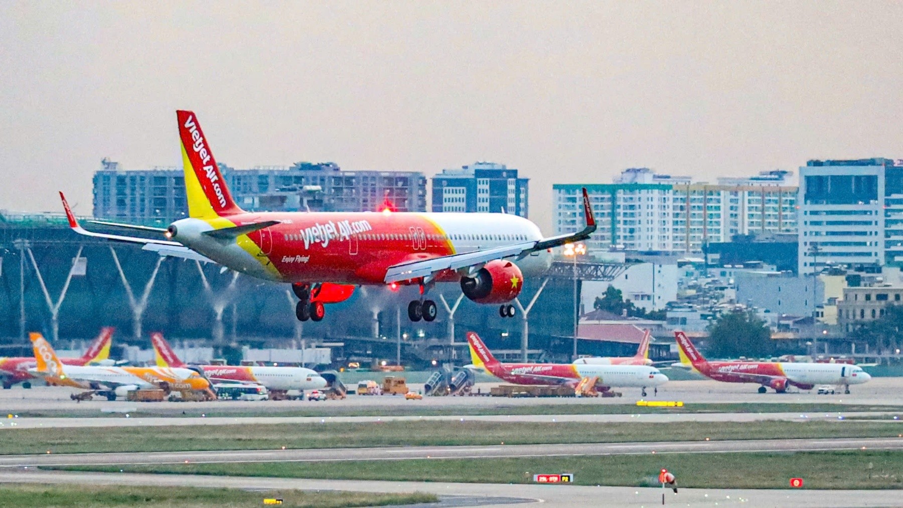 tau-bay-vietjet-1736166858.jpg