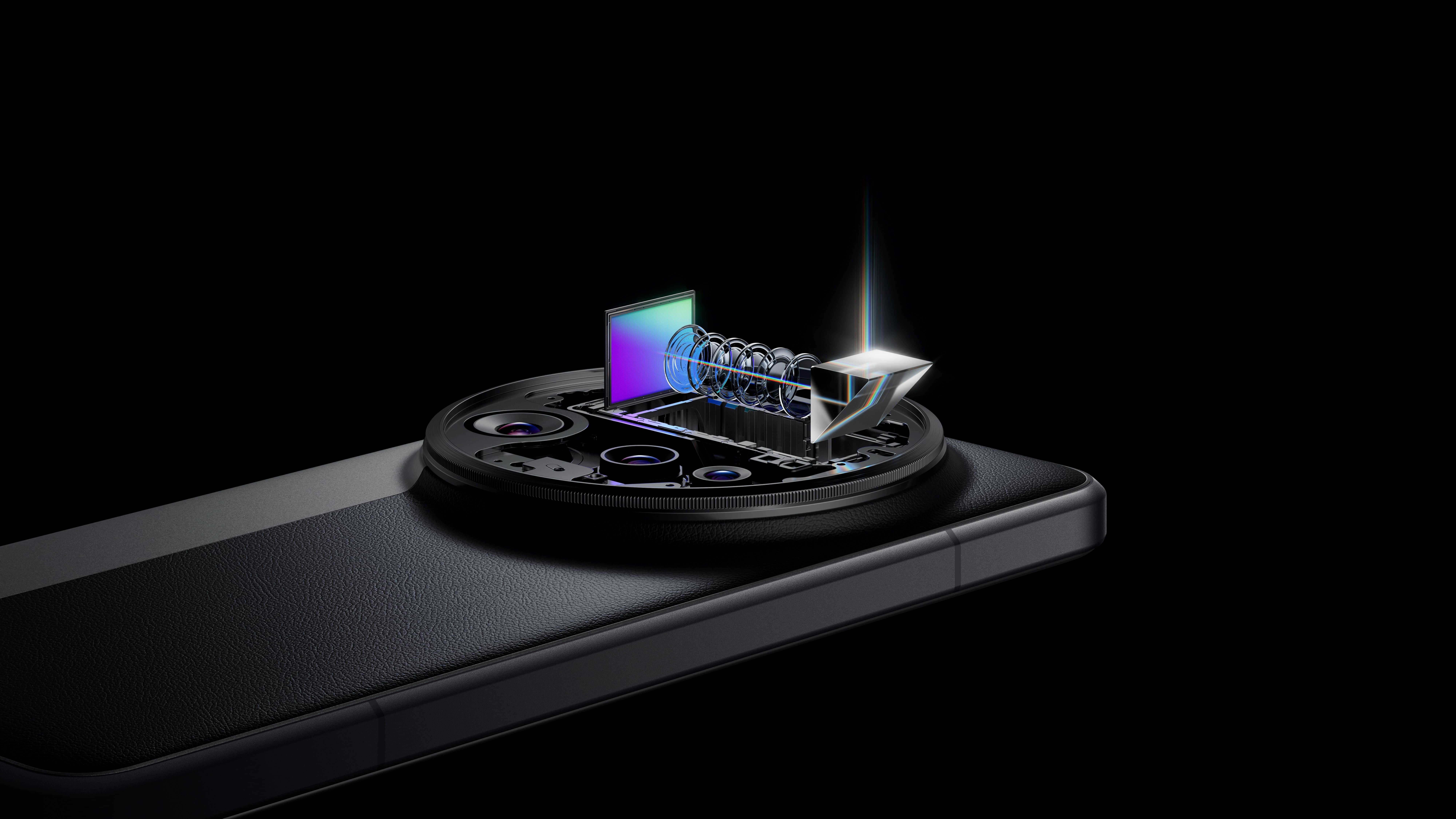 xiaomi-15-ultra-silverleather-200mp-periscope-min-1740962787.jpg