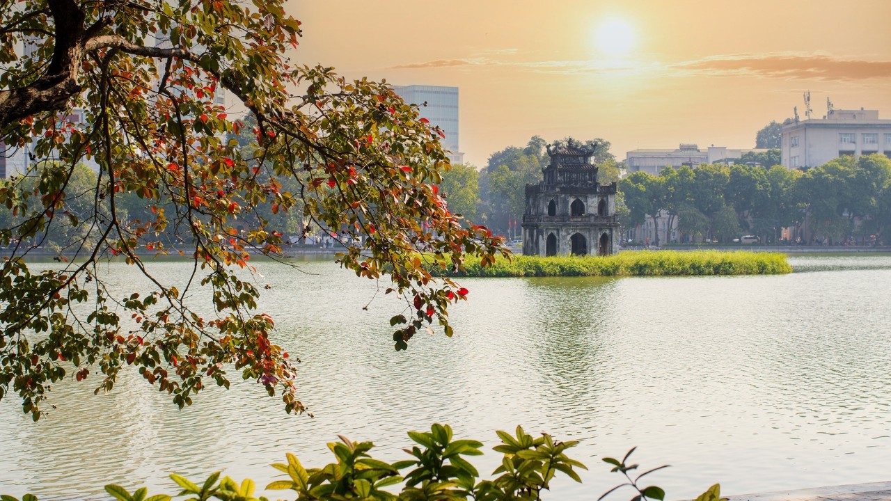 hoan-kiem-lake-1741578151.jpg