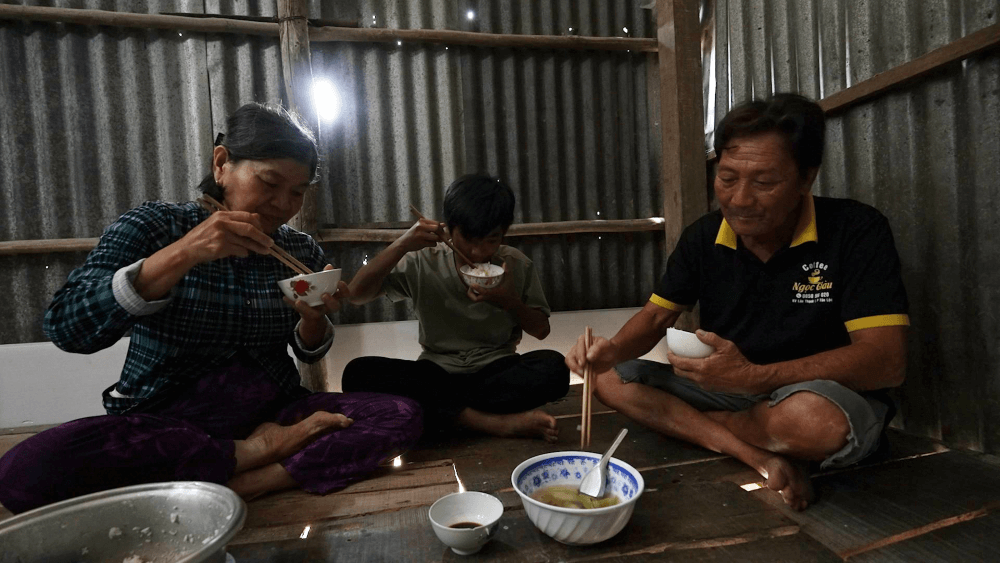 1746677132-2-gia-nh-em-phan-v-n-thi-n-1-1746751533.png