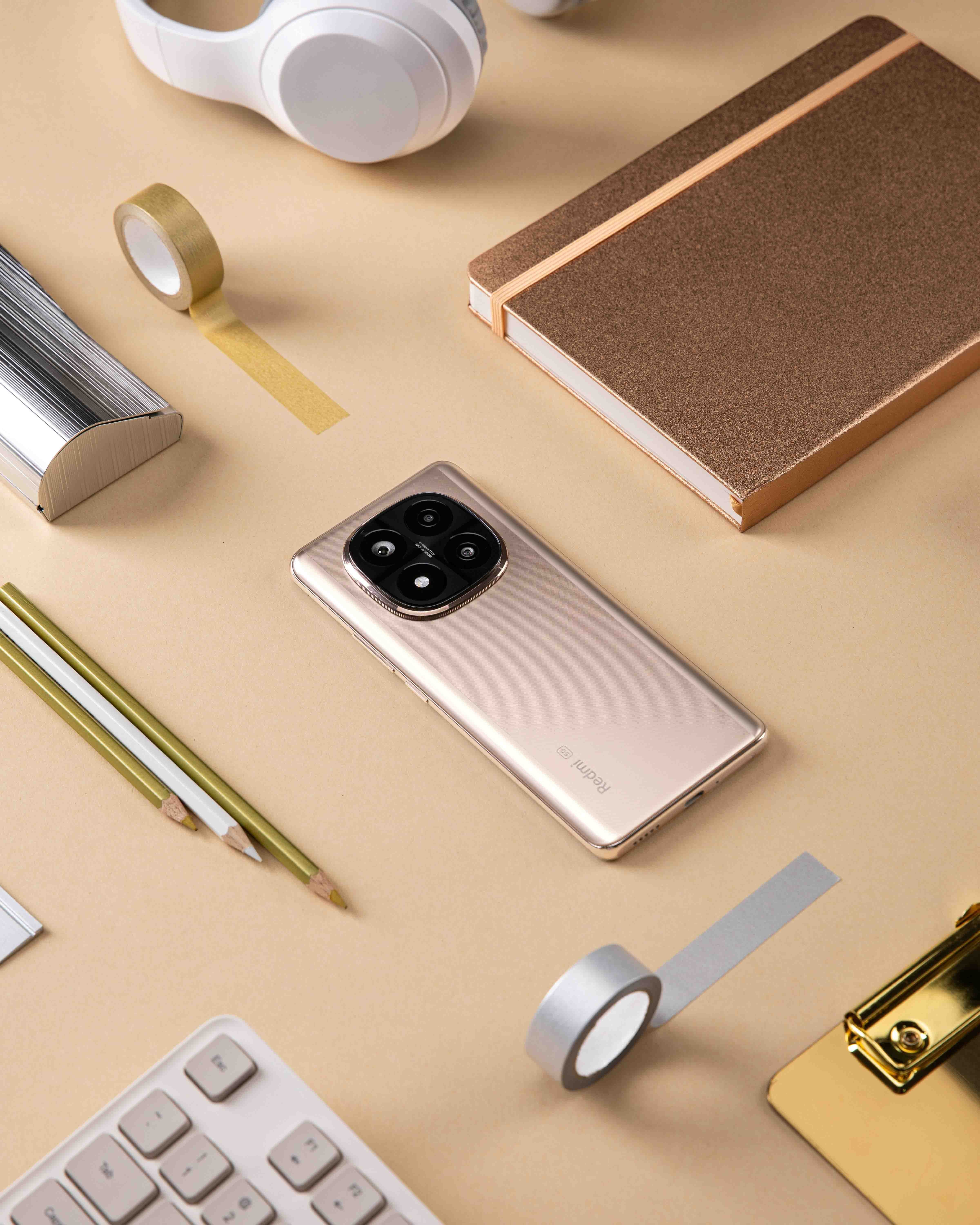 redmi-note-14-pro-5g-sand-gold-product-usage-photo-3-1747281210.jpg