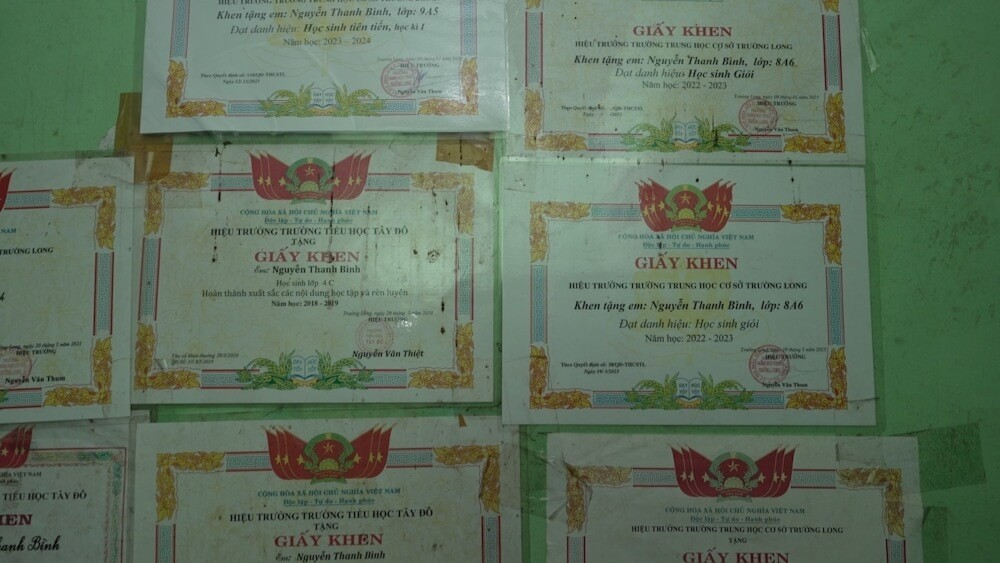 1747825449-1-gia-nh-em-thanh-b-nh-1-1747888592.jpg