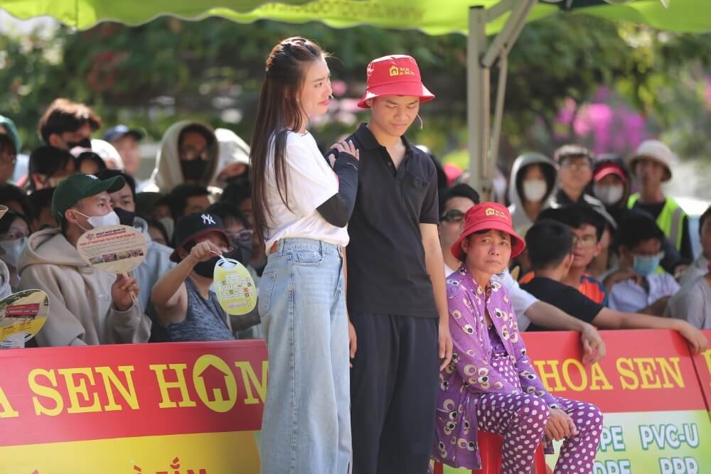1747825526-1-gia-nh-em-thanh-b-nh-7-1747888592.jpg