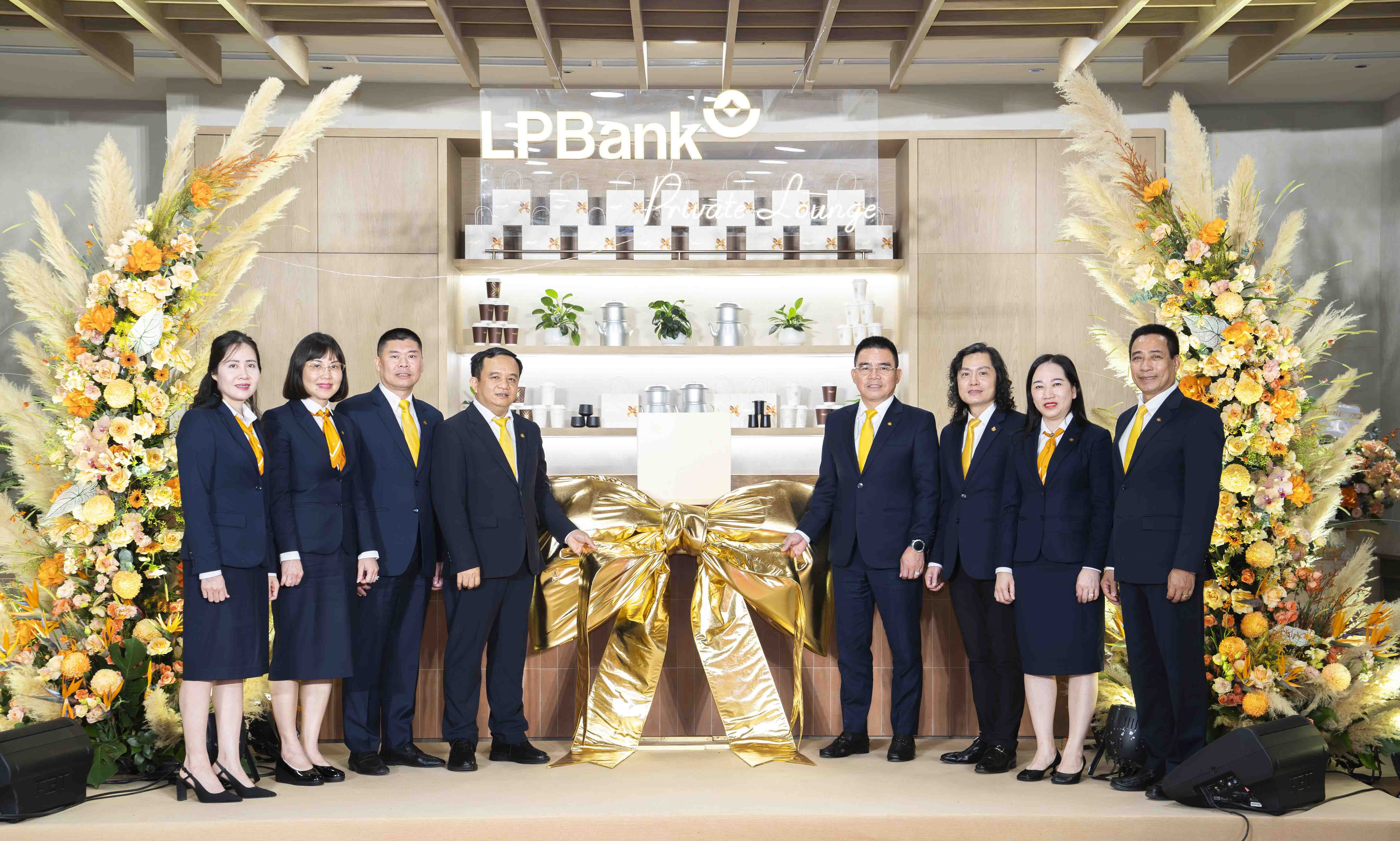 anh-1-lounge-1750897992.jpg