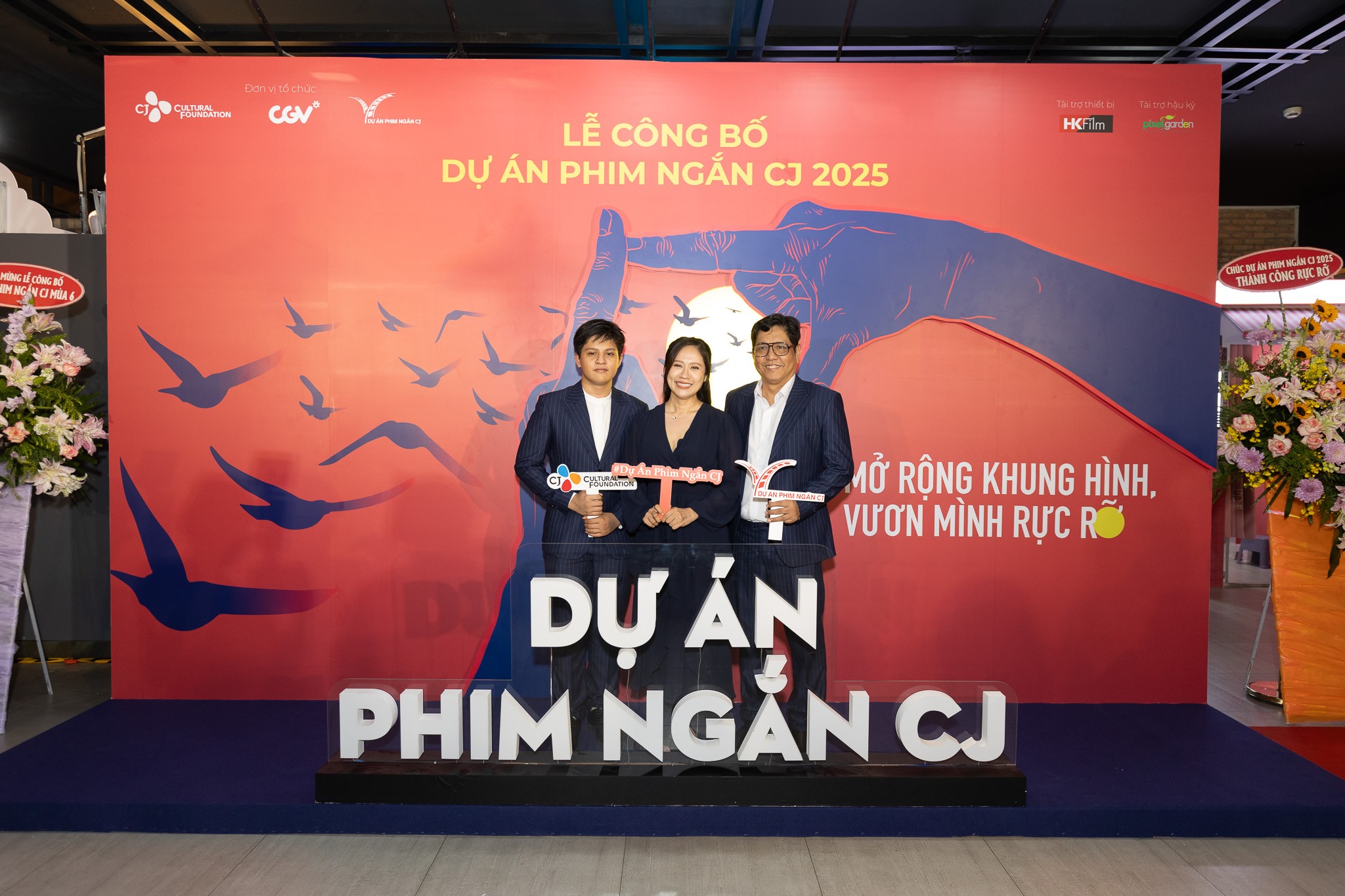 gia-dinh-dien-vien-duc-thinh-thanh-thuy-1750898545.jpg