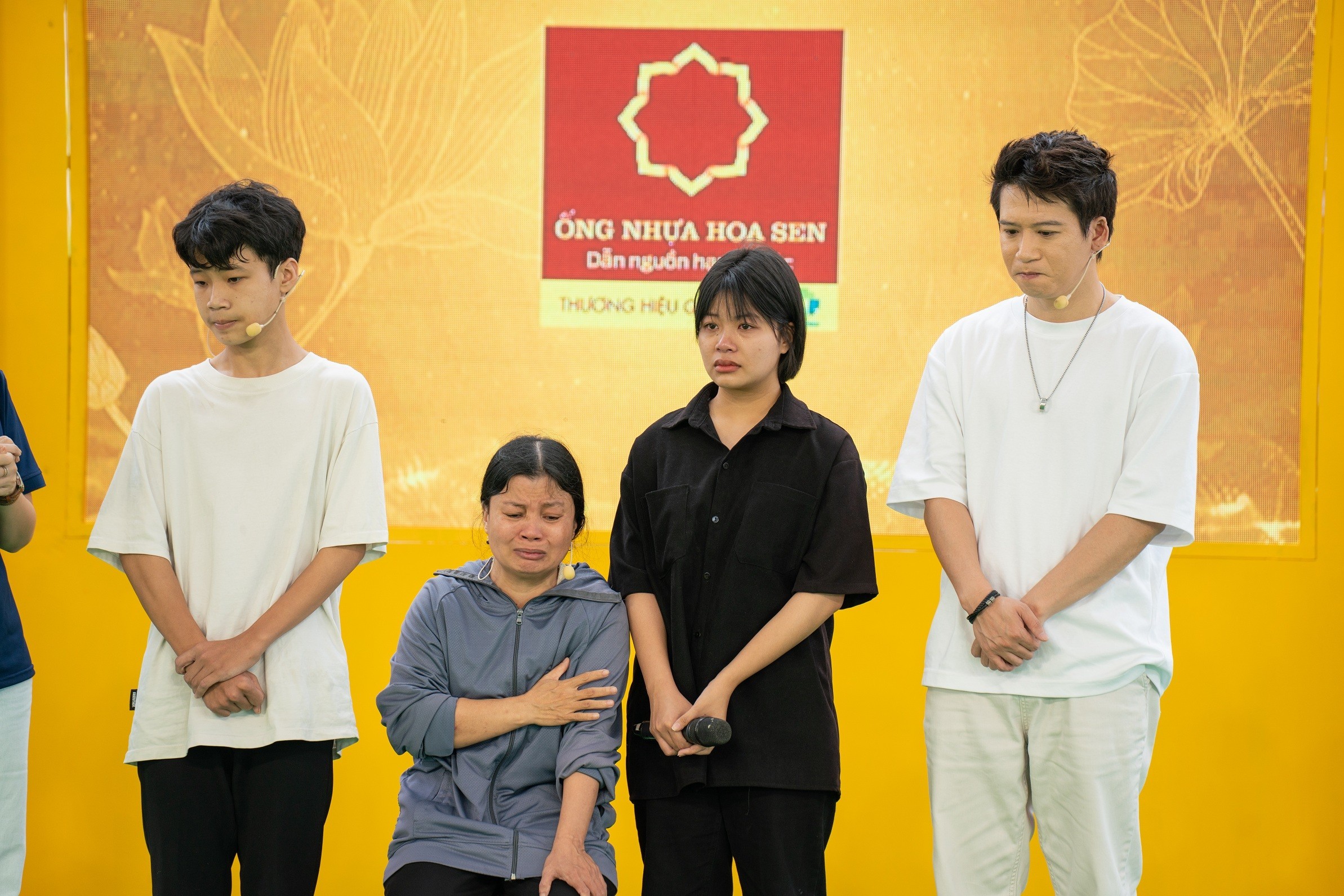 1-gia-dinh-em-dao-van-minh-320250710105911-1752135088.jpg