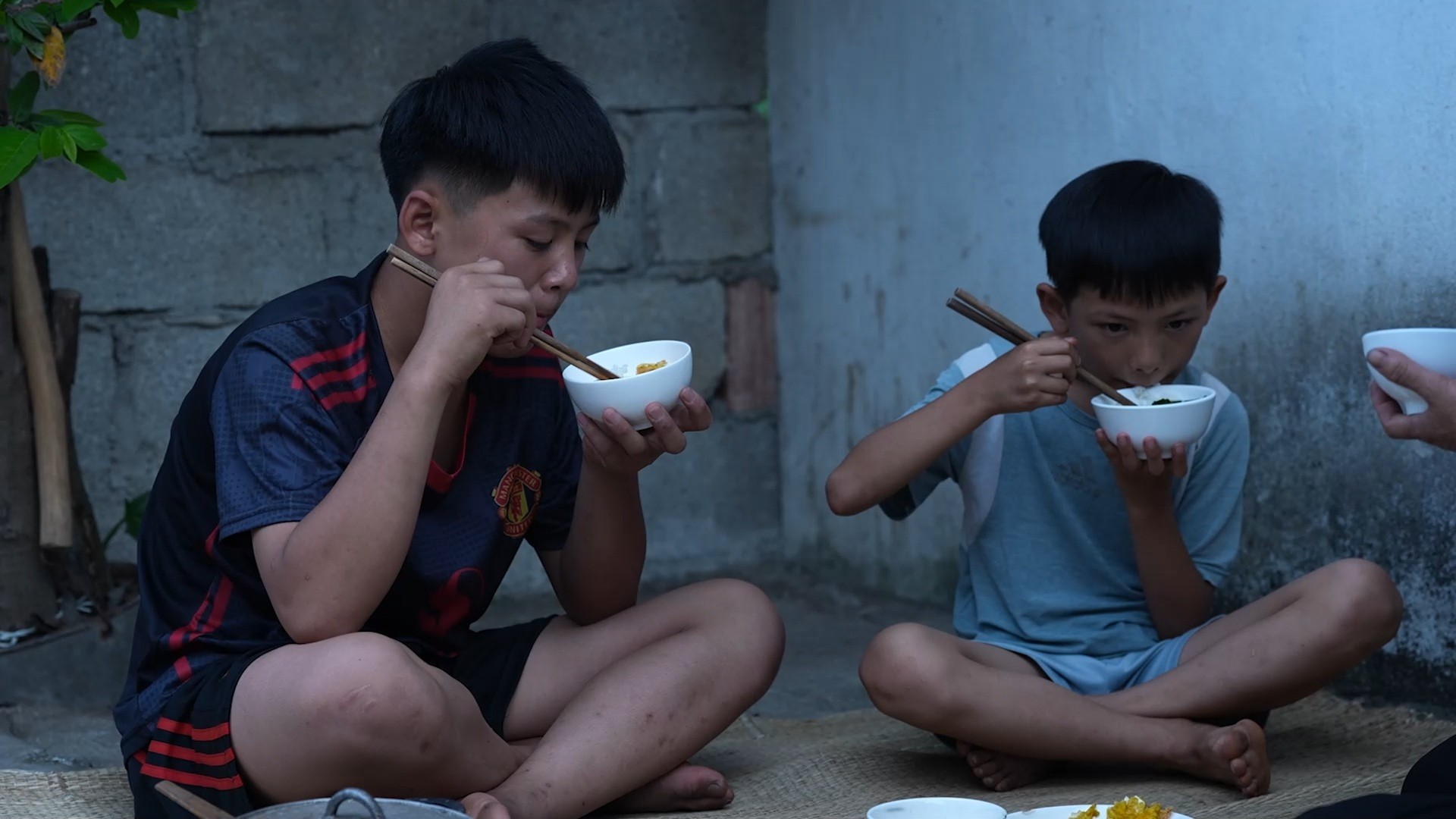 2-gia-dinh-em-lanh-duy-quang-220250710105924-1752135088.jpg