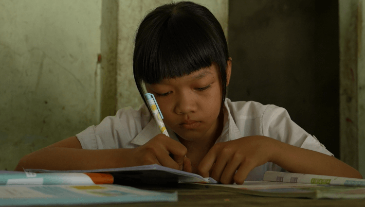 1754274632-m-i-m-gia-nh-vi-t-c-s-tham-gia-c-a-hu-nh-l-p-ti-n-linh-trao-h-n-n-a-t-ng-cho-c-c-em-nh-c-ho-n-c-nh-kh-kh-n-1-1754297634.png