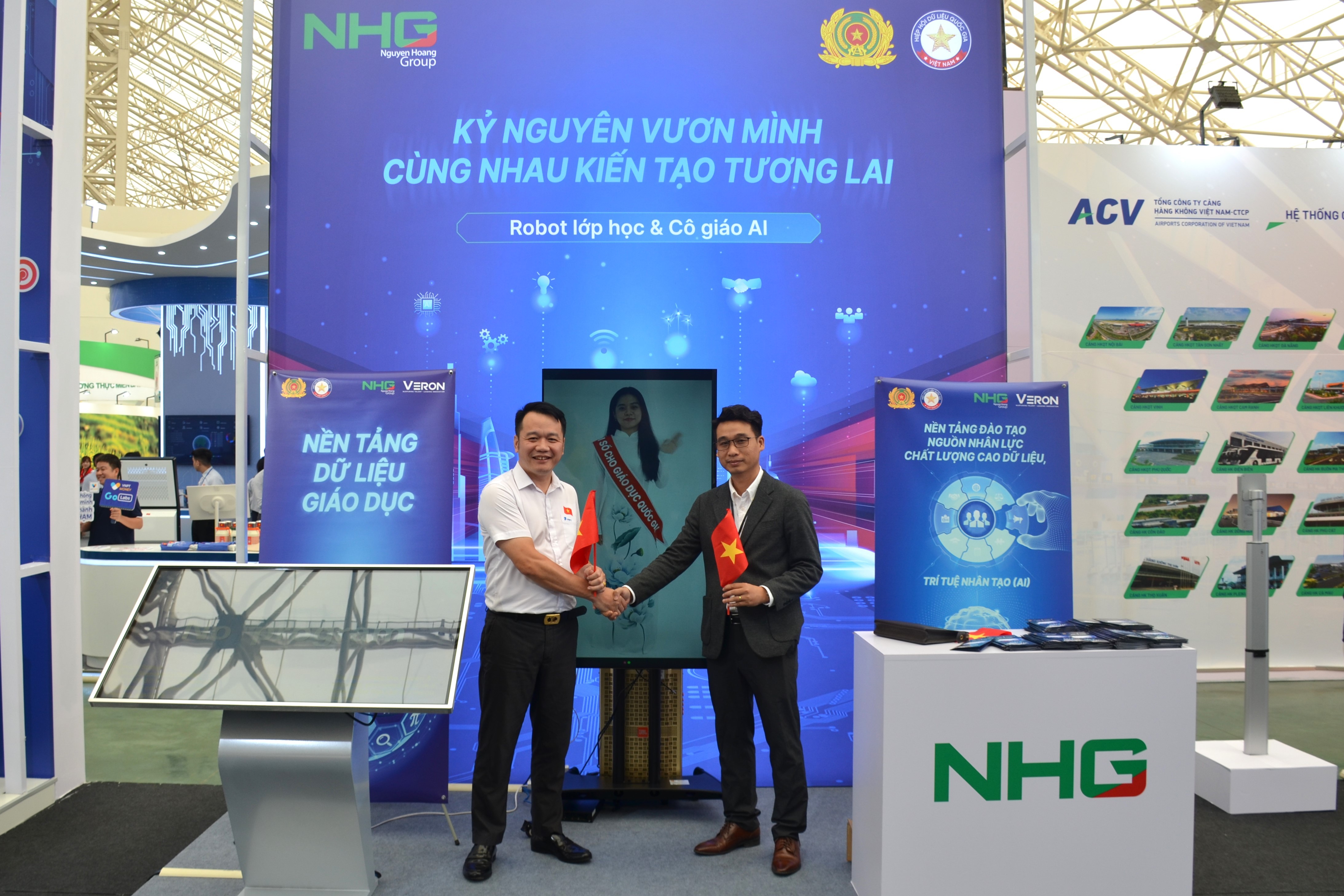 dai-dien-lanh-dao-tap-doan-vnpt-tham-quan-va-tim-hieu-ve-giai-phap-cong-nghe-ai-agent-trong-giao-duc-1756474694.jpg