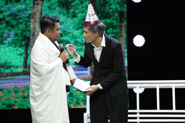 1757907000-chinh-ph-c-am-m-t-p-1-th-sinh-nh-n-m-a-l-i-khen-t-nsnd-kim-xu-n-ns-t-c-ng-ninh-v-ti-t-m-c-truy-n-n-ng-l-ng-t-ch-c-c-2-1757911454.jpg