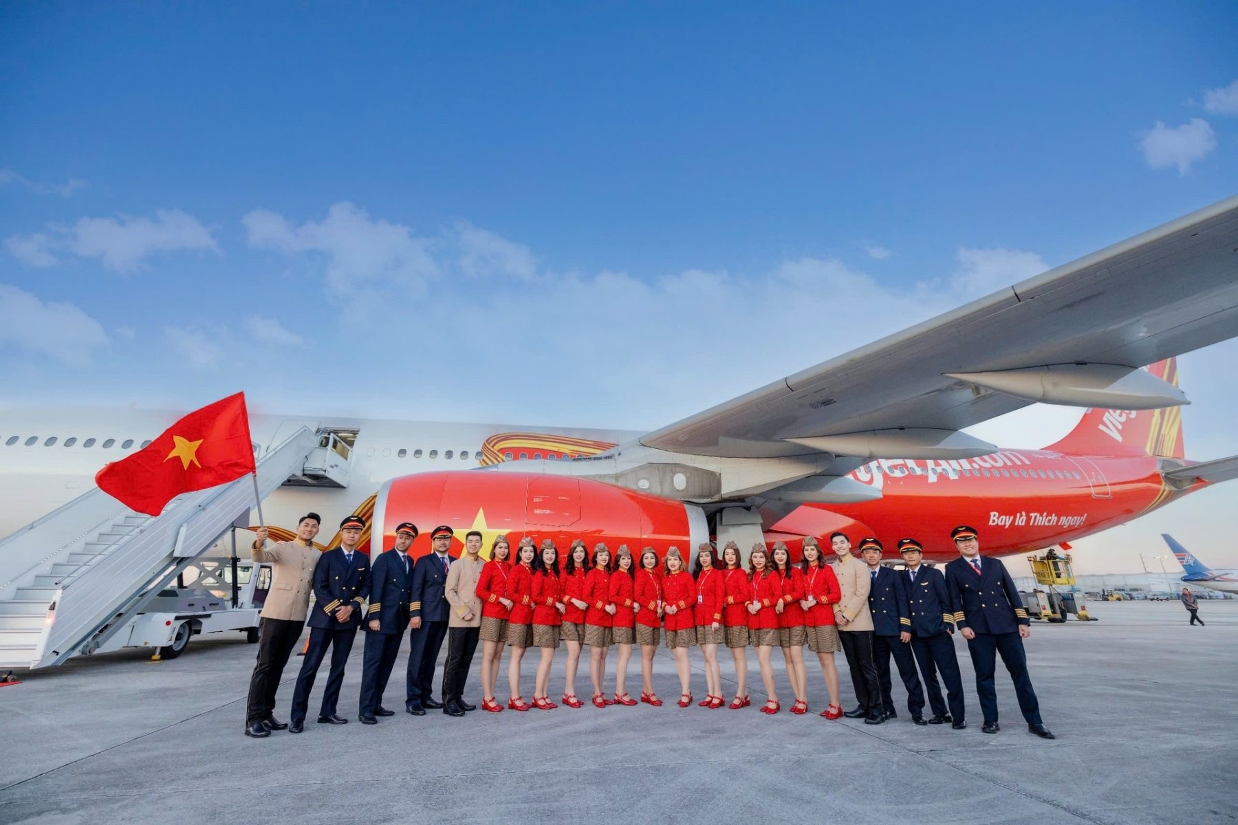vietjet-flight-crew-1757901086.jpg