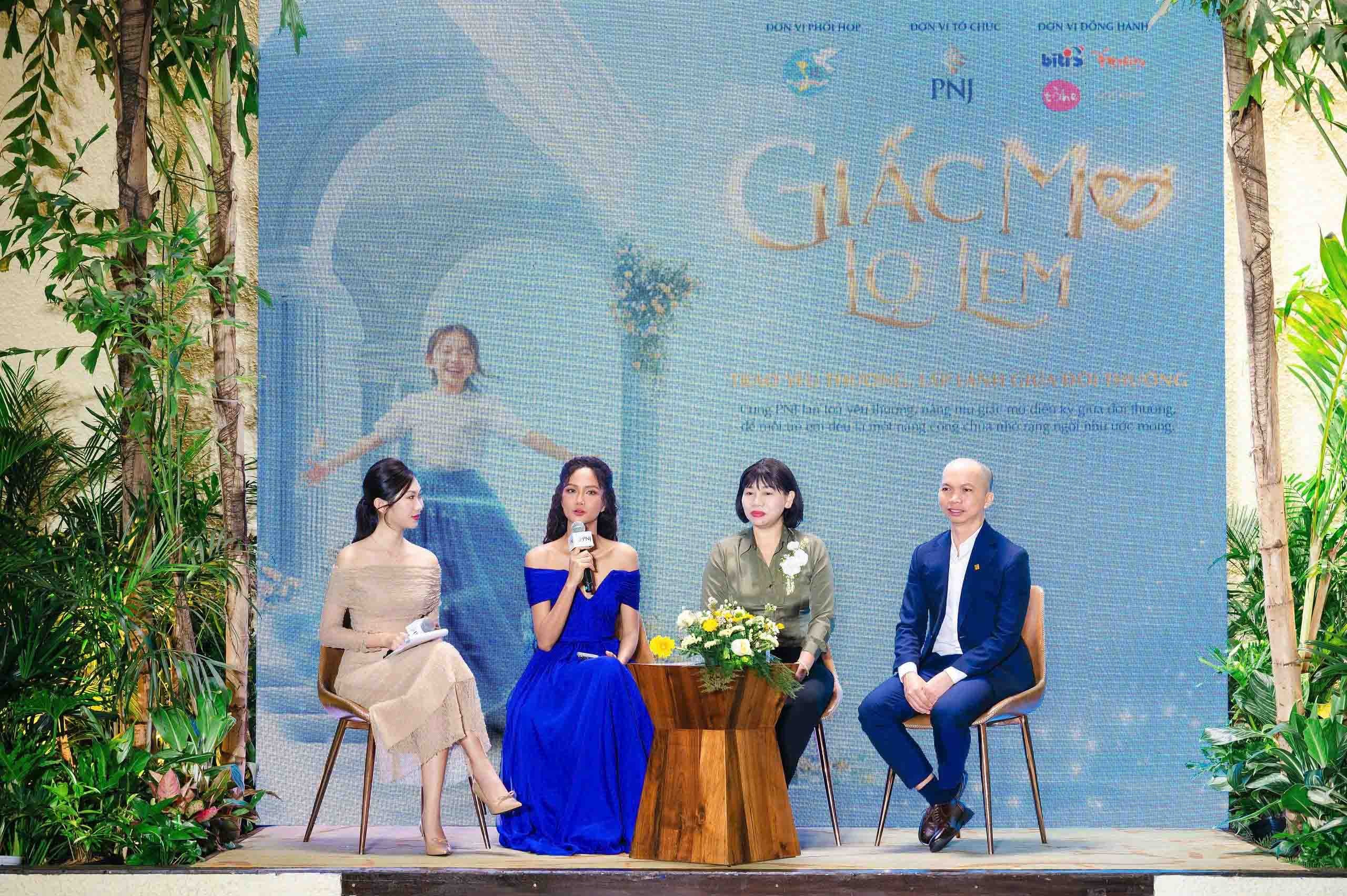 4-hoat-dong-csr-pnj-1758177040.jpg