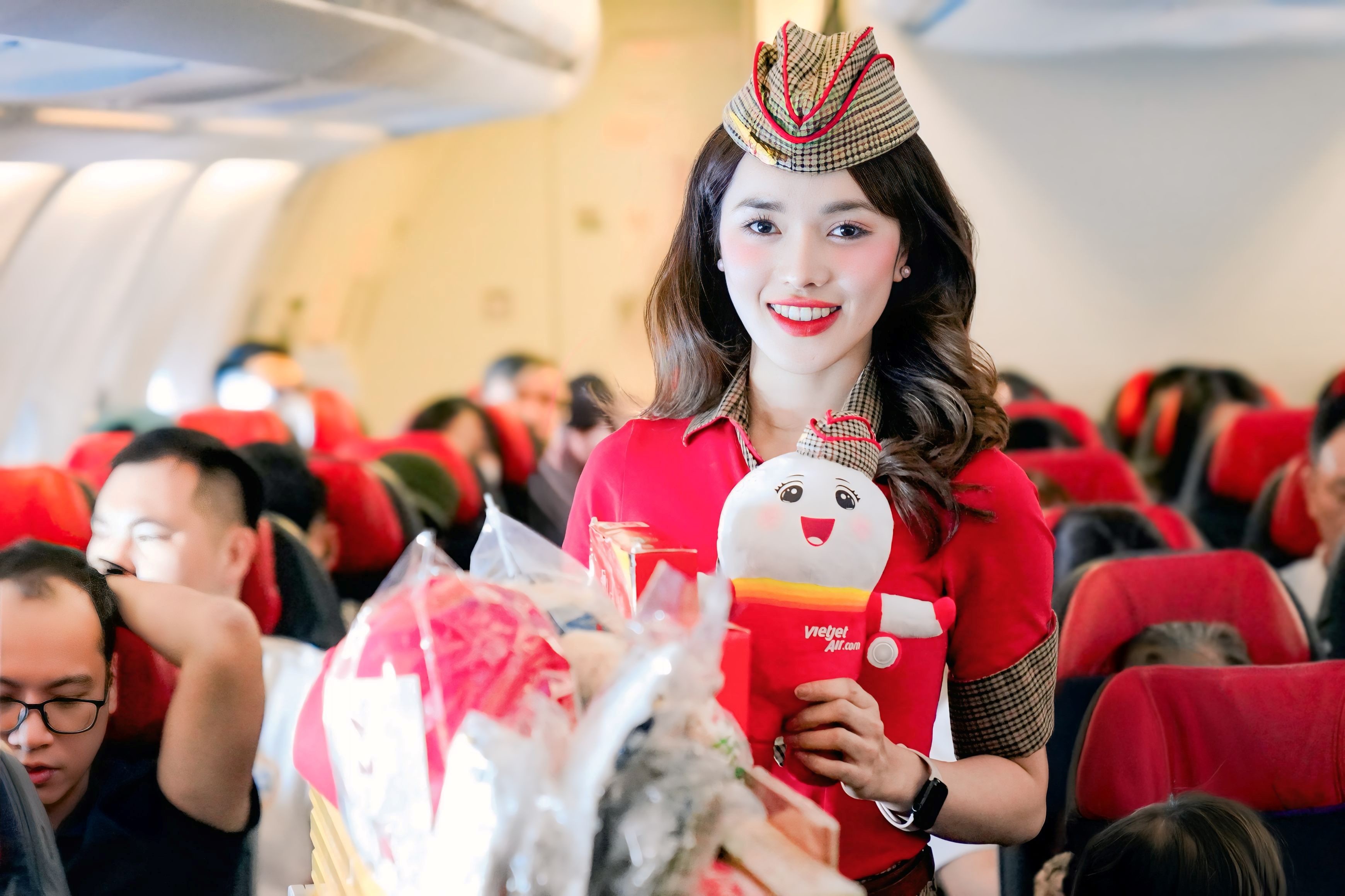 vj-flight-crew-1758372480.jpg