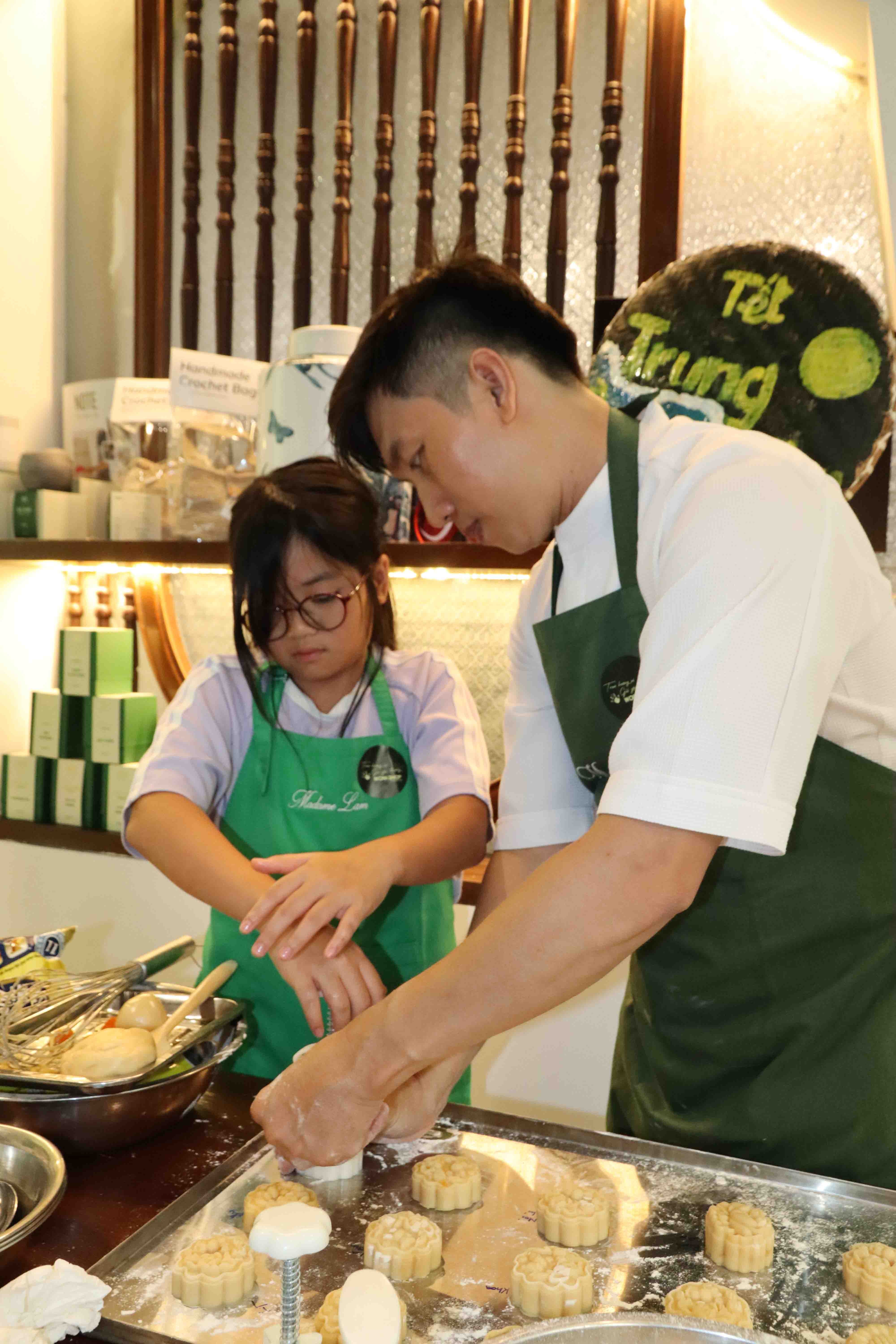 be-lam-banh-1758688756.jpg