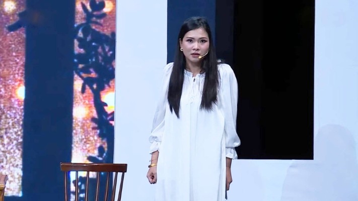 1759743100-chinh-ph-c-am-m-t-p-4-c-g-i-c-nsnd-kim-xu-n-d-nh-l-i-khen-v-ti-u-ph-m-mang-ngh-a-c-bi-t-4-1759824170.jpg