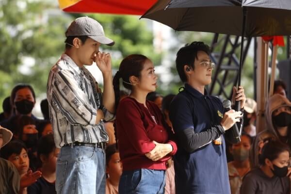 1759992247-c-thanh-v-n-hu-nh-l-p-v-ti-u-minh-ph-ng-r-i-n-c-m-t-tr-c-ngh-l-c-c-c-em-nh-m-c-i-8-1759993071.jpg