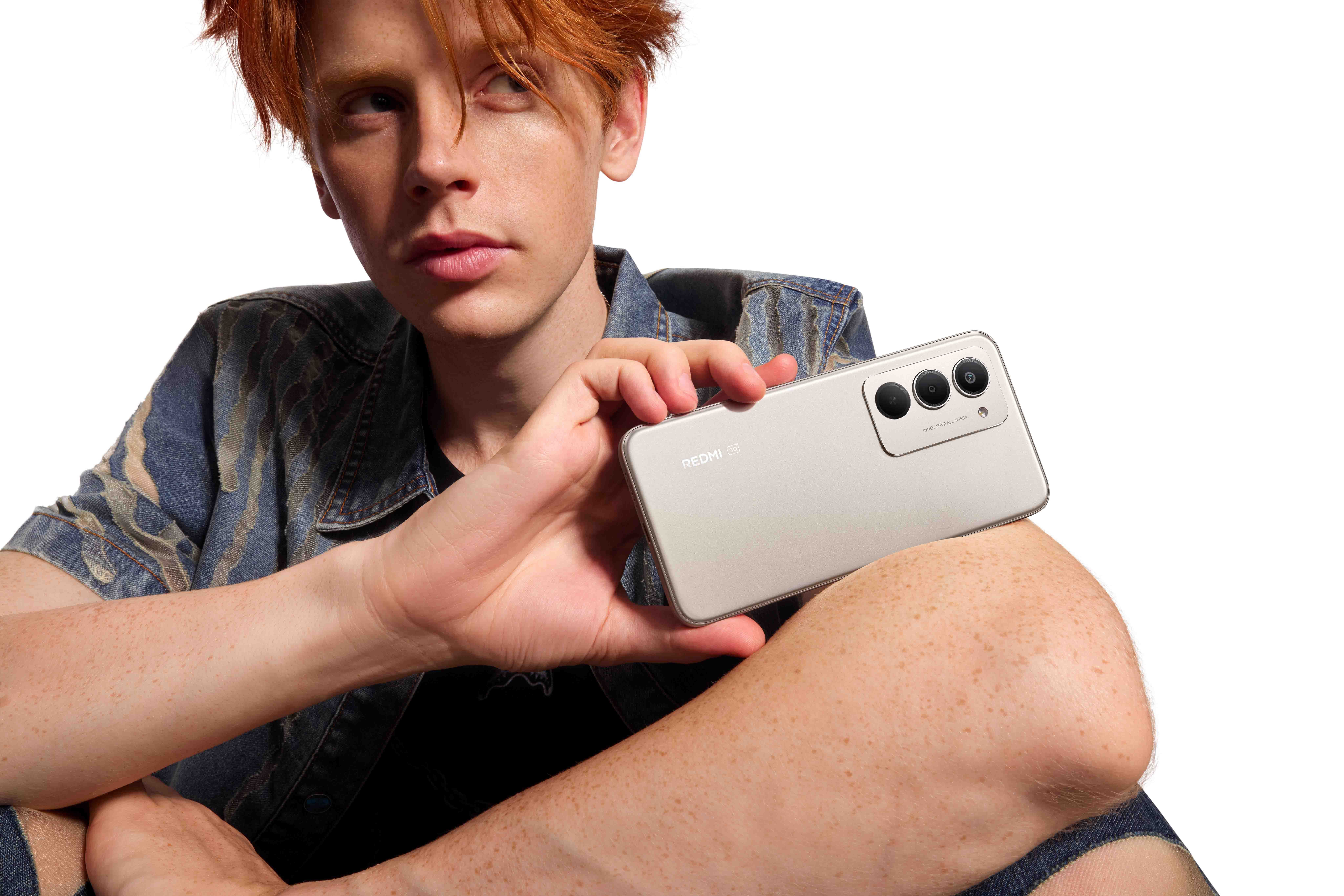 redmi-15-5g-model-shot-3-1765510438.jpg