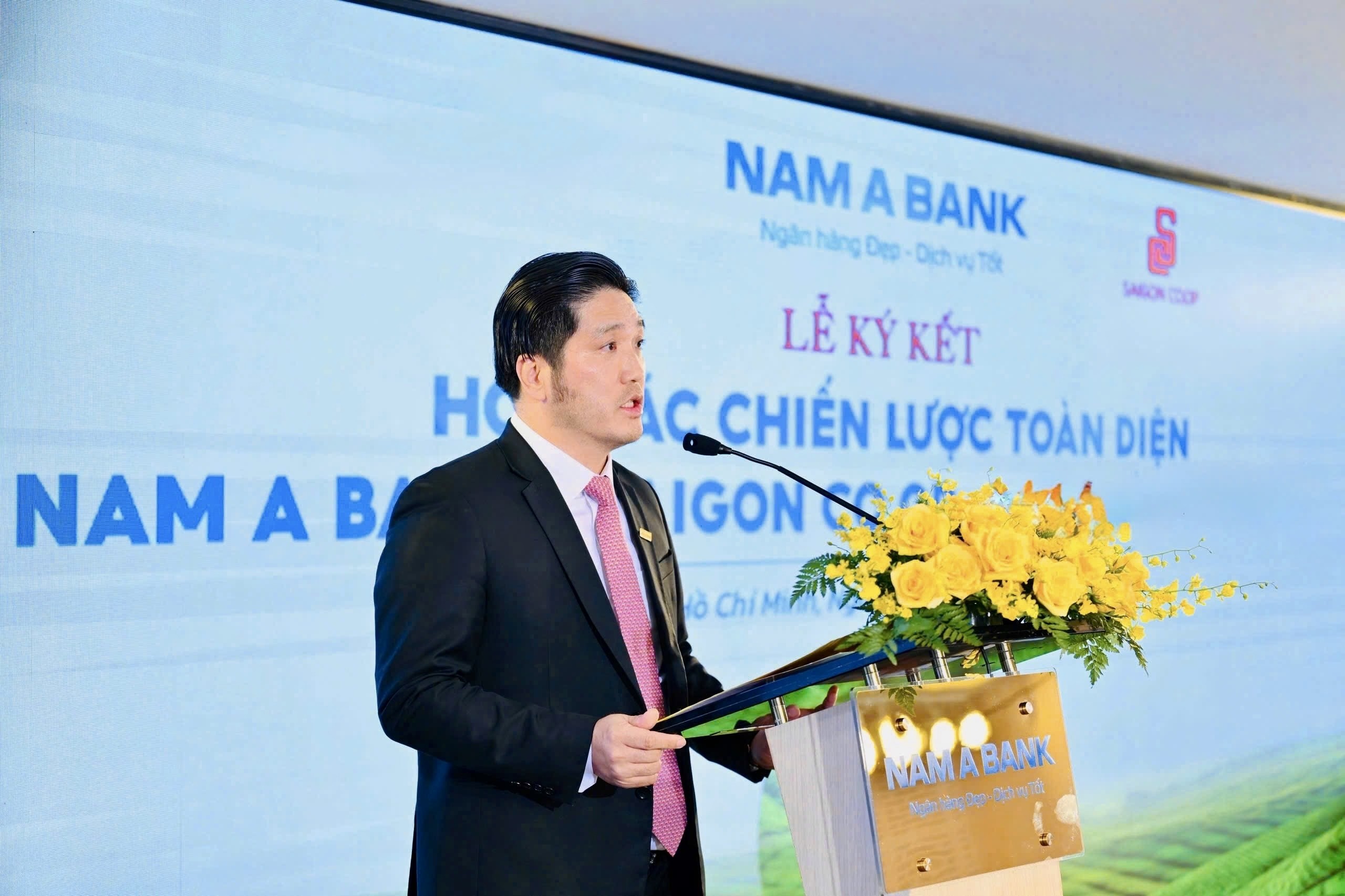 anh-3-nam-a-bank-va-saigon-coop-1778810223.jpg