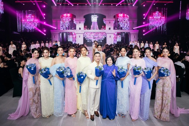 9-man-trinh-dien-man-nhan-den-tu-ntk-adrian-anh-tuan-1781830432065728680103-1781928449.jpg