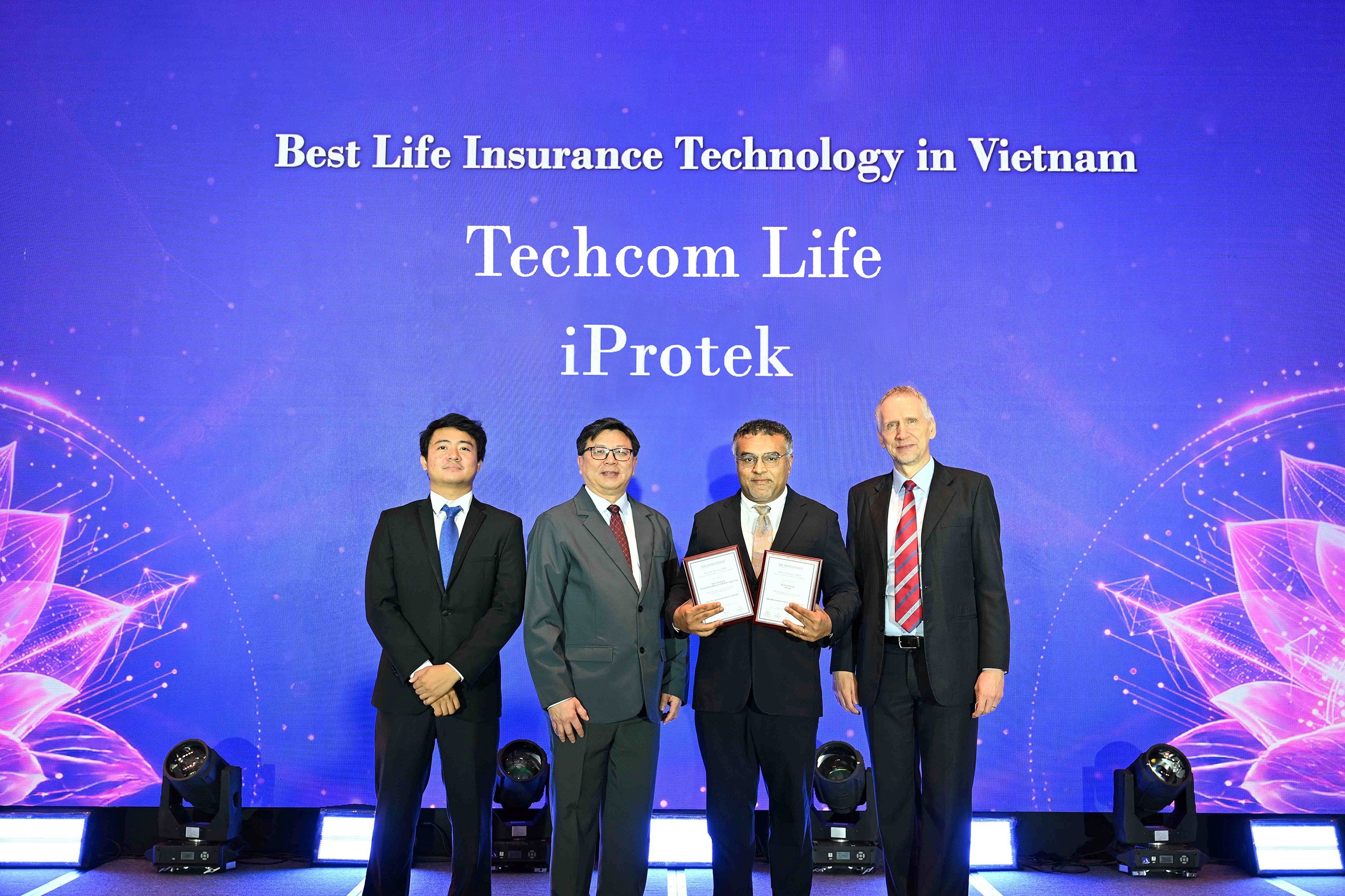 award-iprotek-1782466120.jpg