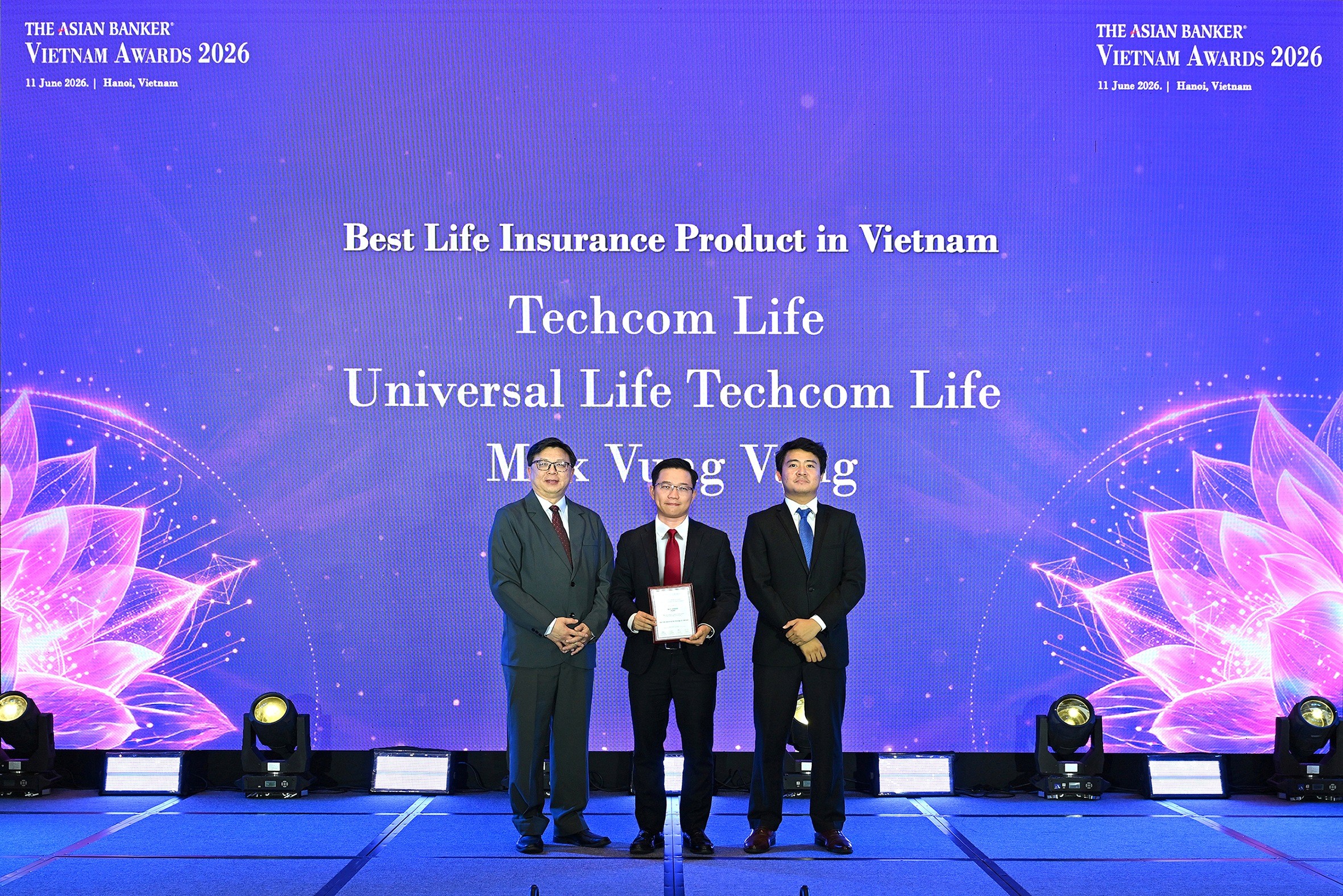 award-max-vung-vang-1782466120.jpg