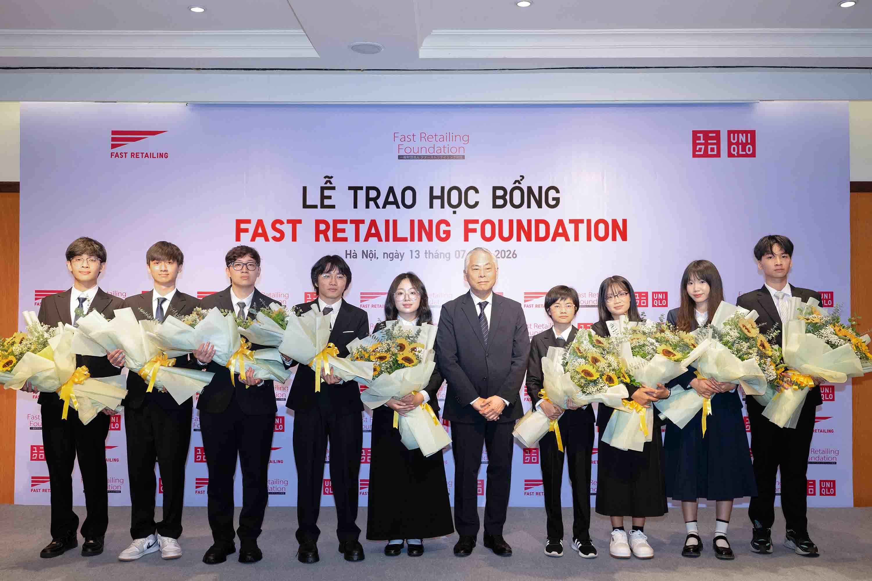 tu-2023-den-nay-36-hoc-sinh-xuat-sac-da-nhan-duoc-hoc-bong-toan-phan-cua-quy-fast-retailing-1784274415.jpg