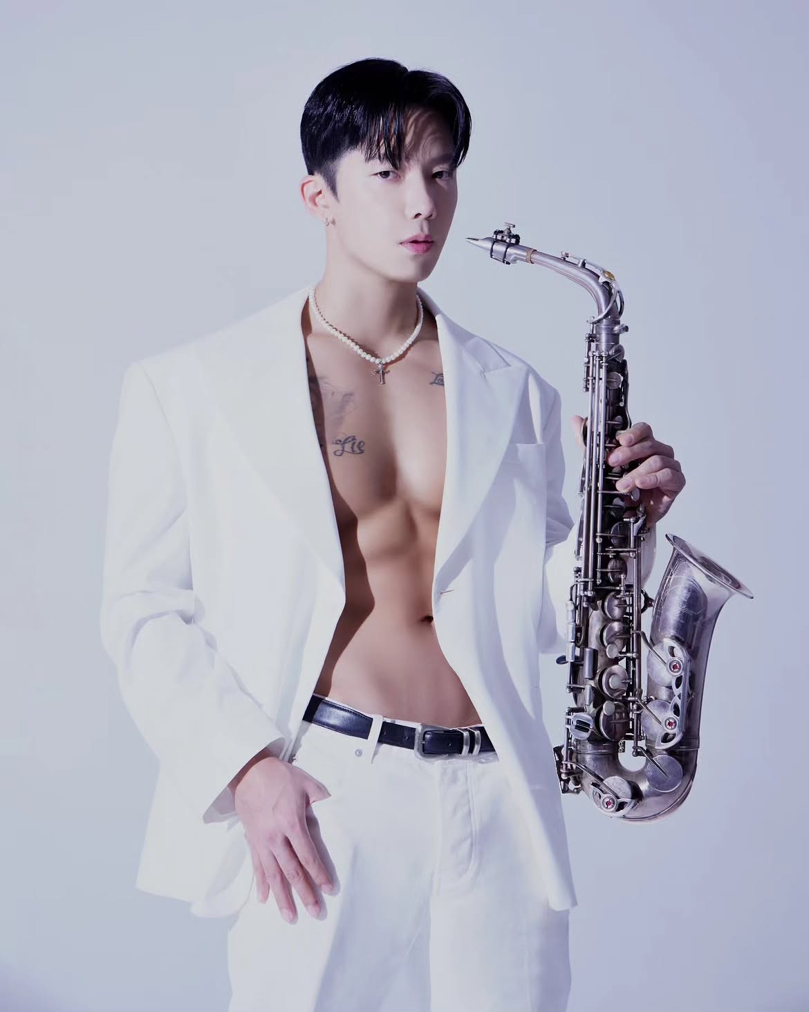 2-tory-sax-1-1784600307.jpg