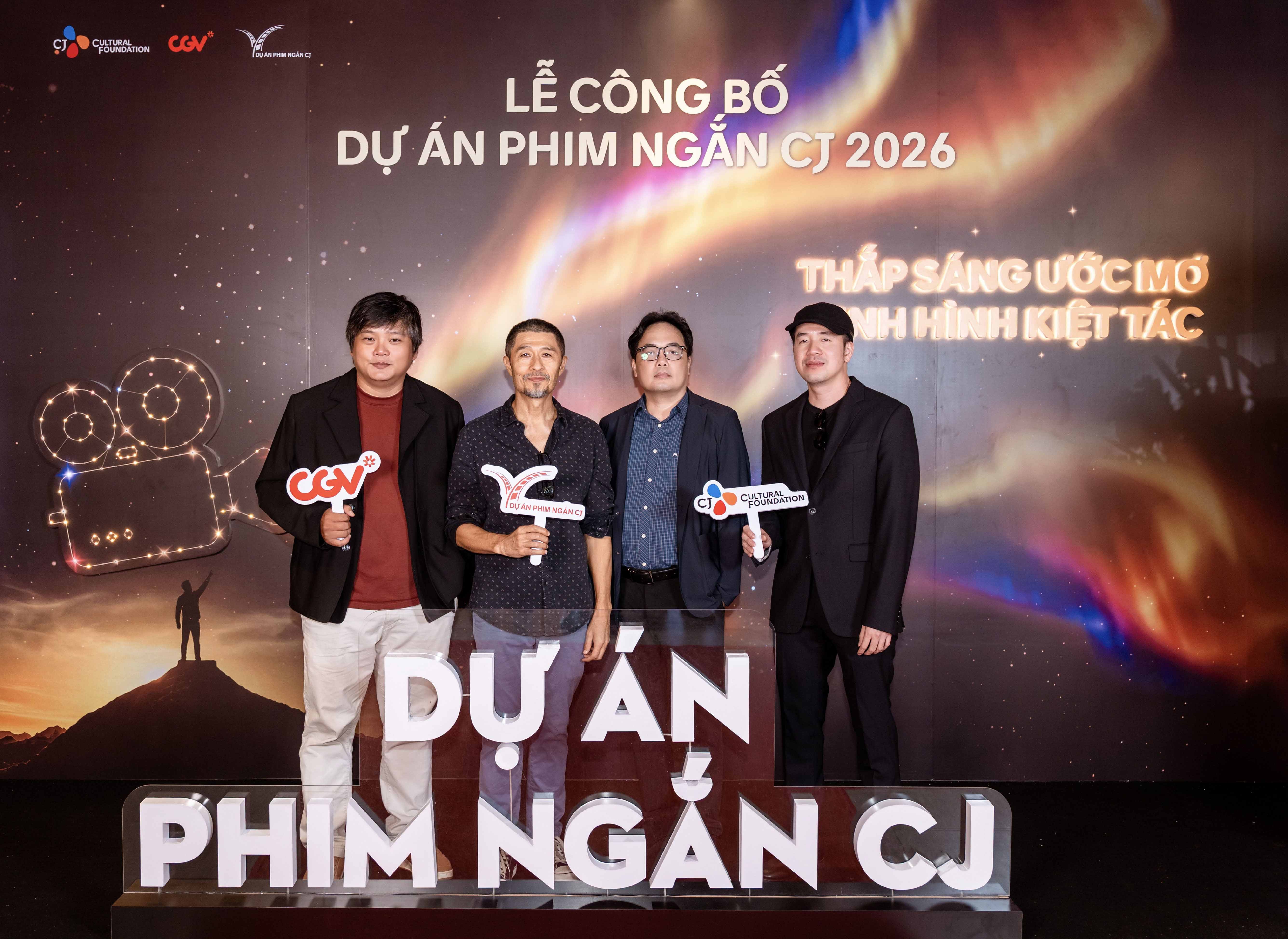 2-hoi-dong-tham-dinh-cua-mua-giai-nam-nay-tai-le-cong-bo-du-an-phim-ngan-cj-mua-7-1785196972.jpg