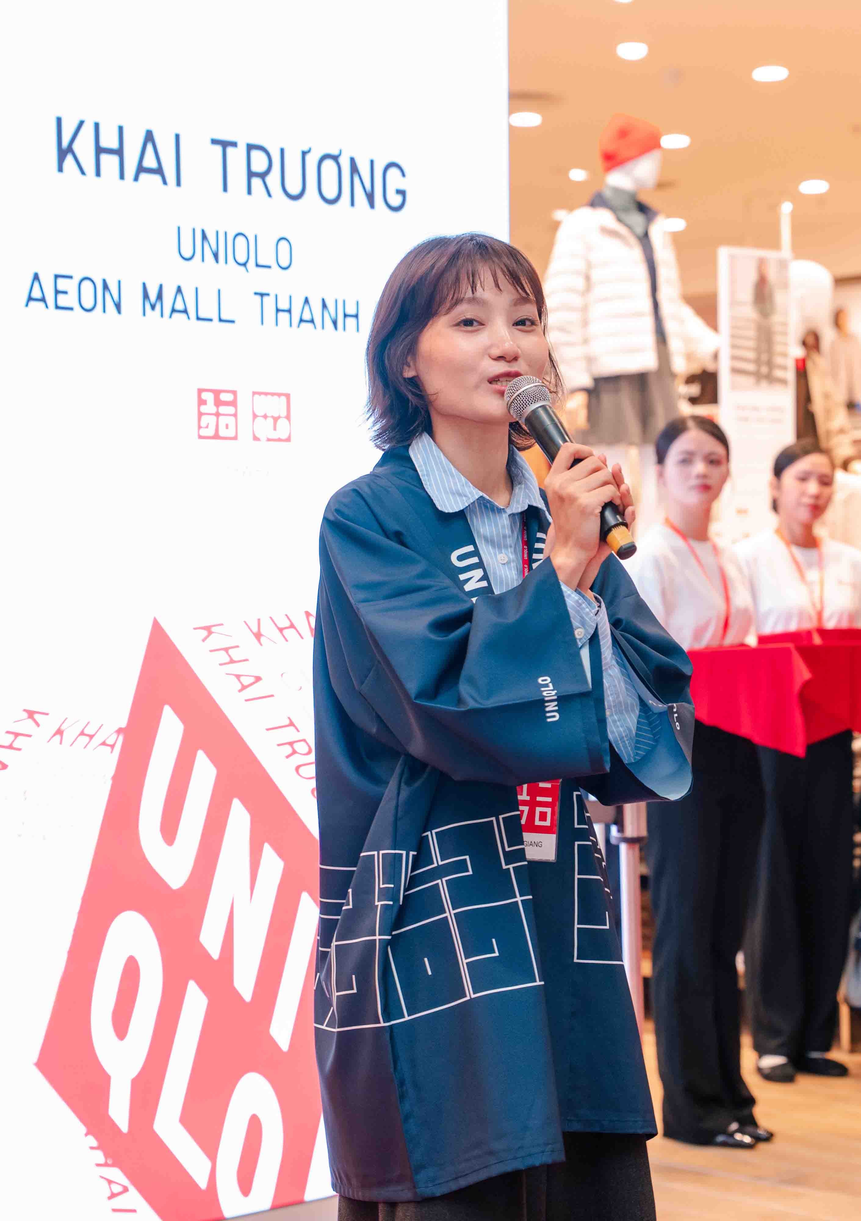 dai-dien-cua-hang-uniqlo-phat-bieu-chao-mung-1792065488.jpg