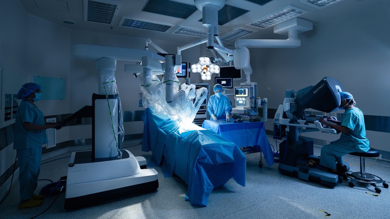 fvh-da-vinci-xi-robotic-surgical-system-at-fv-1792149406.jpg