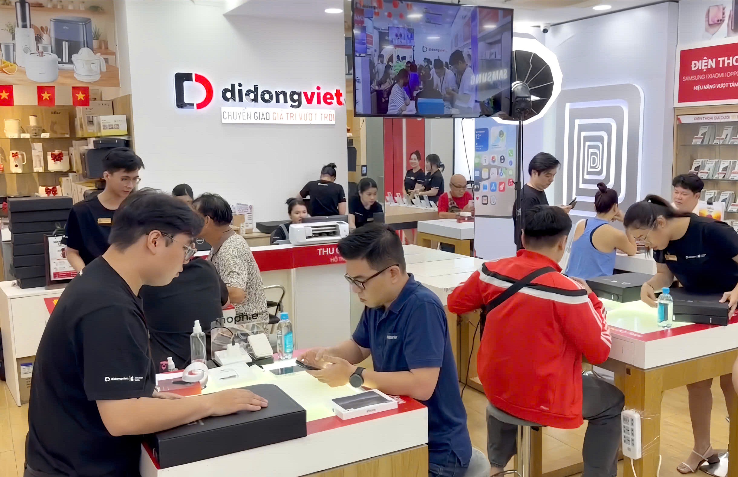 shop-1792745944.jpg