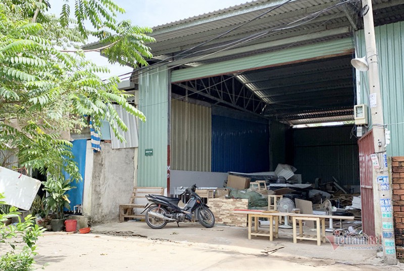 Nhà xưởng không phép của 'quan' quận Thủ Đức chỉ tháo dỡ… cầm chừng