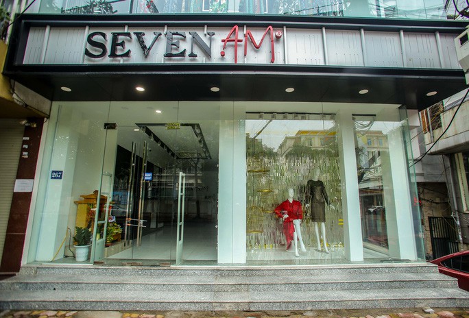 Cận cảnh cửa đóng then cài của chuỗi cửa hàng Seven.Am sau nghi vấn cắt mác Trung Quốc - Ảnh 4.
