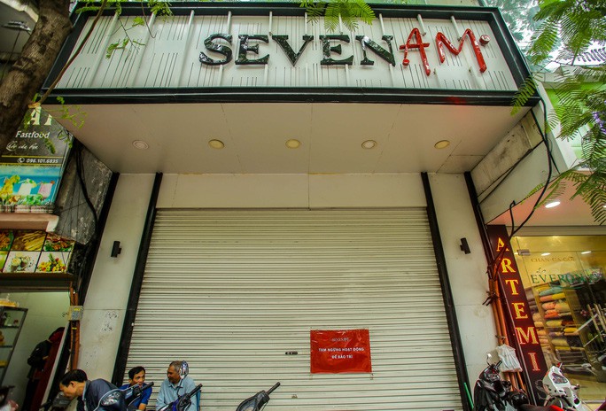 Cận cảnh cửa đóng then cài của chuỗi cửa hàng Seven.Am sau nghi vấn cắt mác Trung Quốc - Ảnh 7.