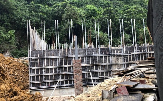 Cận cảnh công trình khủng vượt phép xâm hại di sản Tràng An - Ảnh 12. Cận cảnh công trình khủng vượt phép xâm hại di sản Tràng An - Ảnh 12.