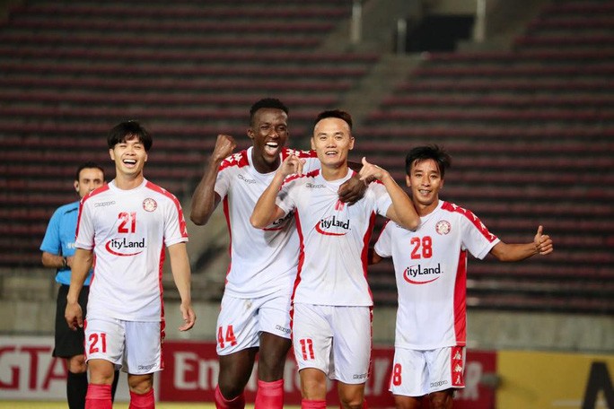 Công Phượng cản người giúp Xuân Nam lập công, CLB TP HCM vững ngôi đầu AFC Cup - Ảnh 2.
