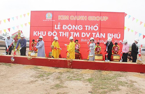 Kim Oanh Group đã tổ chức lễ động thổ xây dựng dự án Khu đô thị Tân Phú trên diện tích 43ha đất công được chuyển nhượng từ TCT Bình Dương với giá bèo