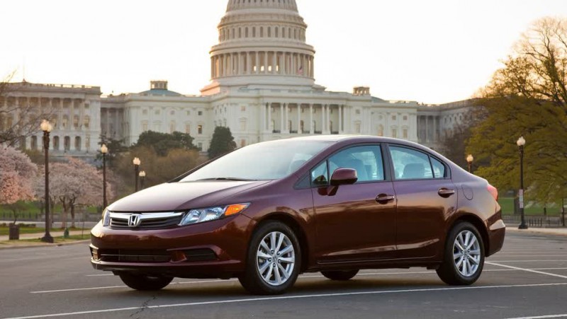 Cả 2 phiên bản sedan và coupe của Honda Civic 2012 đều lọt vào danh sách.