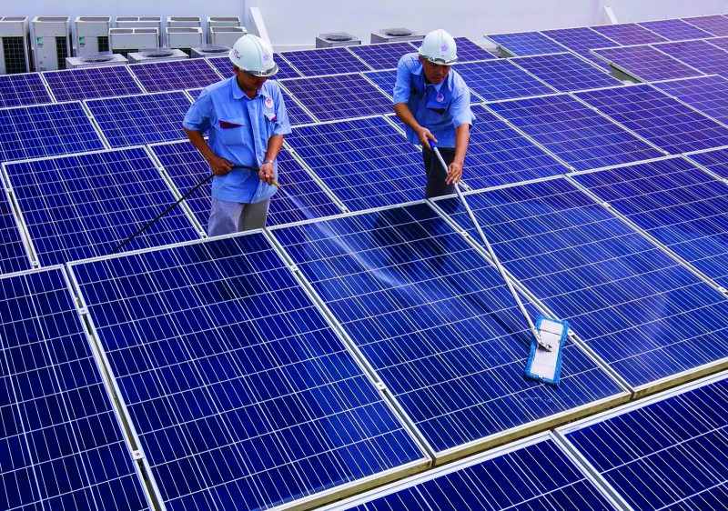 p/Tập đoàn Super Energy của Thái thông báo mua lại bốn dự án điện mặt trời tại Việt Nam với tổng công suất 750 MW. 