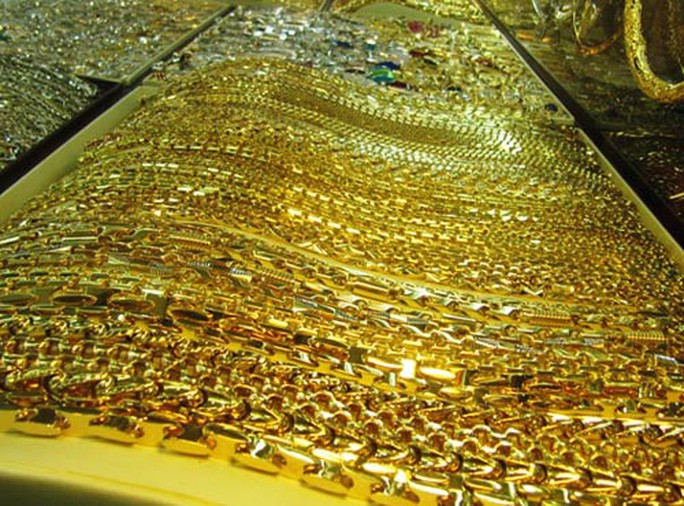 Giá vàng vượt 49 triệu đồng/lượng - Ảnh 1.