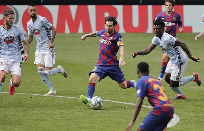 Luis Suarez lập đại công, Barcelona sụp đổ ở Balaidos - Ảnh 3.