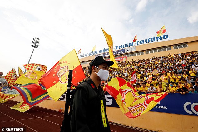 Truyền thông châu Âu ngỡ ngàng với sự trở lại của bóng đá Việt - Ảnh 1.
