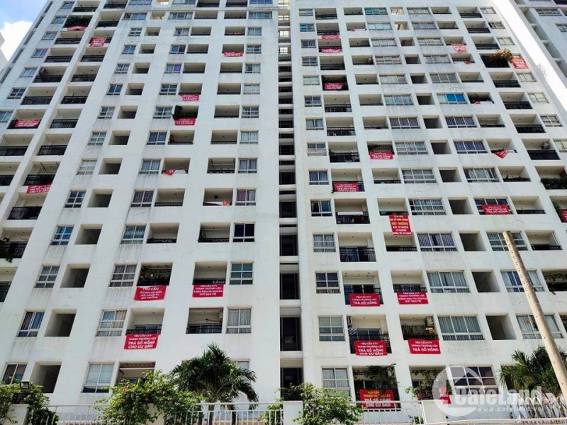 Chủ đầu tư giam sổ hồng 5 năm, chung cư Sài Gòn nhuộm đỏ băng rôn