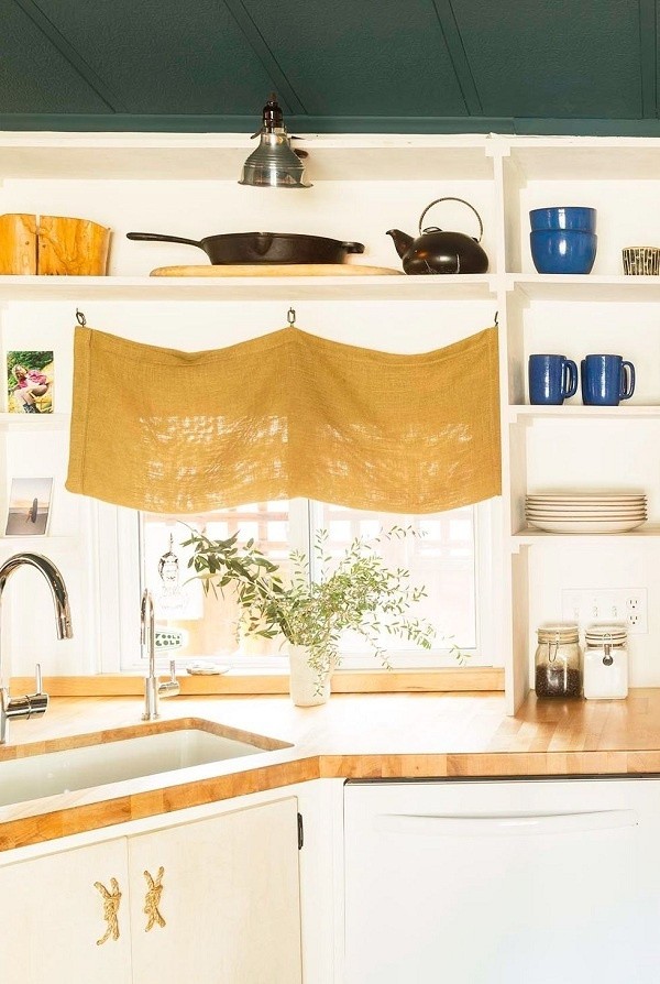 8 ý tưởng decor rèm cửa đẹp giúp căn bếp sáng bừng và thanh thoát