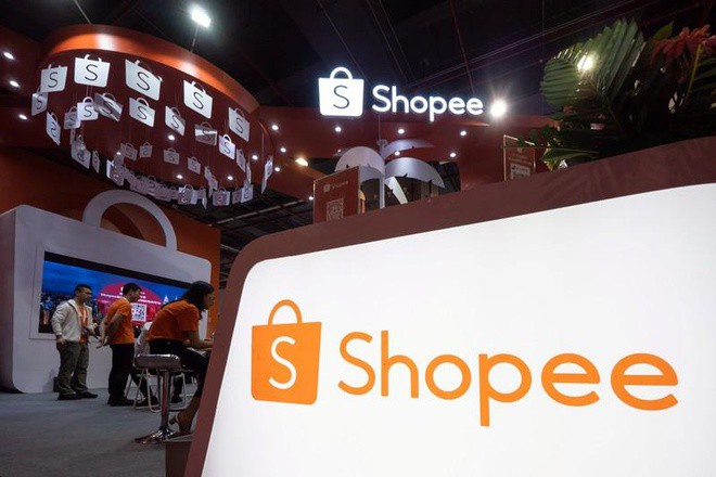Doanh số bán hàng của Shopee tăng mạnh trong 4 tháng đầu năm 2020. Ảnh: Reuters.